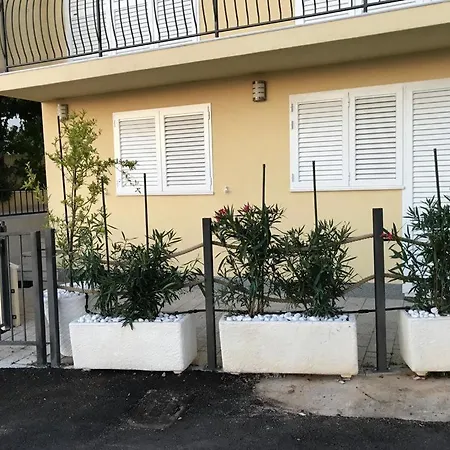 Lijepa Brodarica Διαμέρισμα Brodarica (Sibenik-Knin)